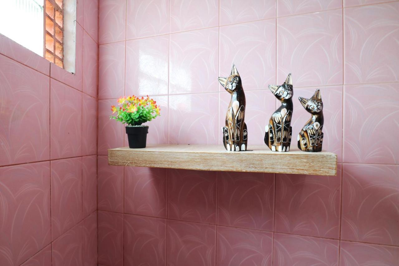 Bangsal Homestay Denpasar  Bagian luar foto