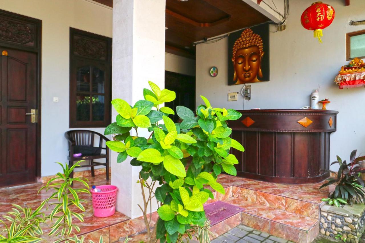Bangsal Homestay Denpasar  Bagian luar foto