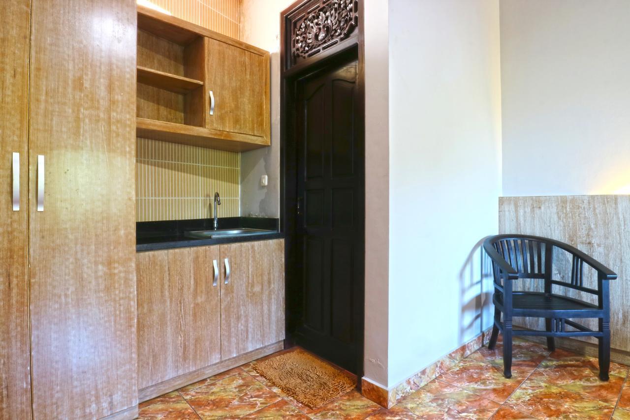Bangsal Homestay Denpasar  Bagian luar foto