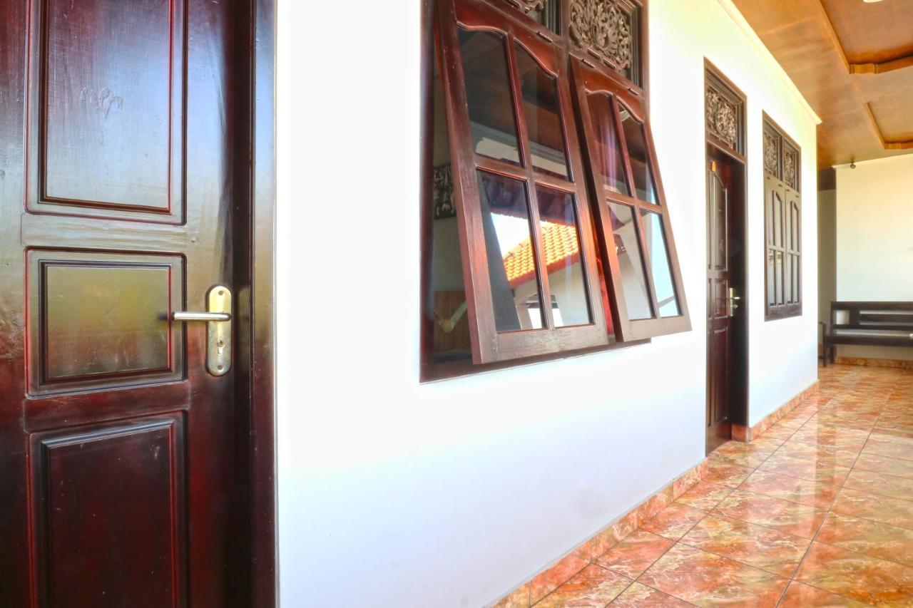 Bangsal Homestay Denpasar  Bagian luar foto